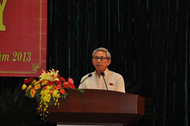 Đại biểu Trần Văn Dũng, Giám đốc Công ty Baseafood phát biểu tham luận tại phiên họp.