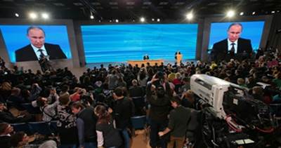 Tổng thống LB Nga Vladimir Putin trong cuộc họp báo lớn thường niên (Ảnh: Ria)