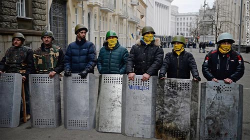 Description: Ukraine, cầm lái, khủng hoảng, biểu tình, Yanukovych, Tymoshenko