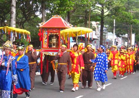 Lễ hội Nghinh Ông tổ chức ở thành phố Vũng Tàu. Ảnh: Cẩm Nhung